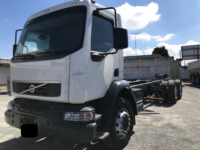 Volvo VM-270 2013 